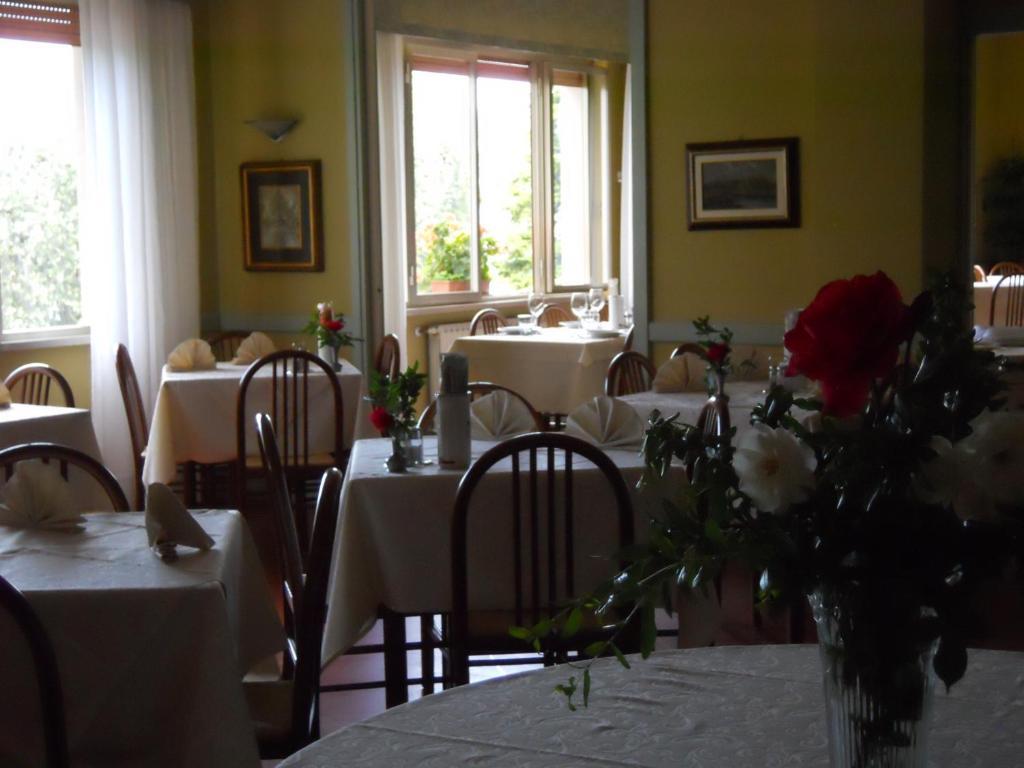 Hotel Rotelli Sale Marasino Habitación foto